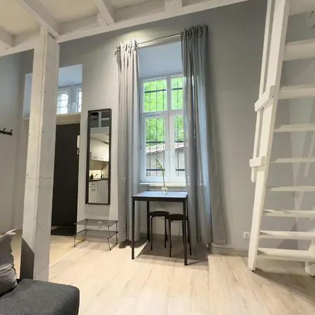 Z Antresola I Prywatnym Patio Appartamento Cracovia