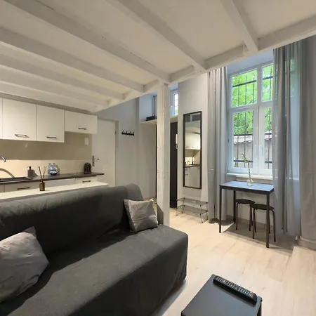 Appartamento Z Antresola I Prywatnym Patio Cracovia